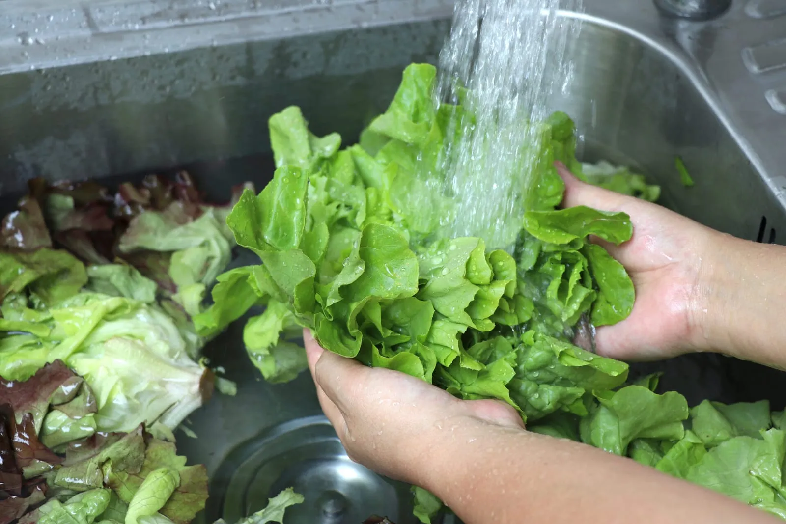 Washing vegetables